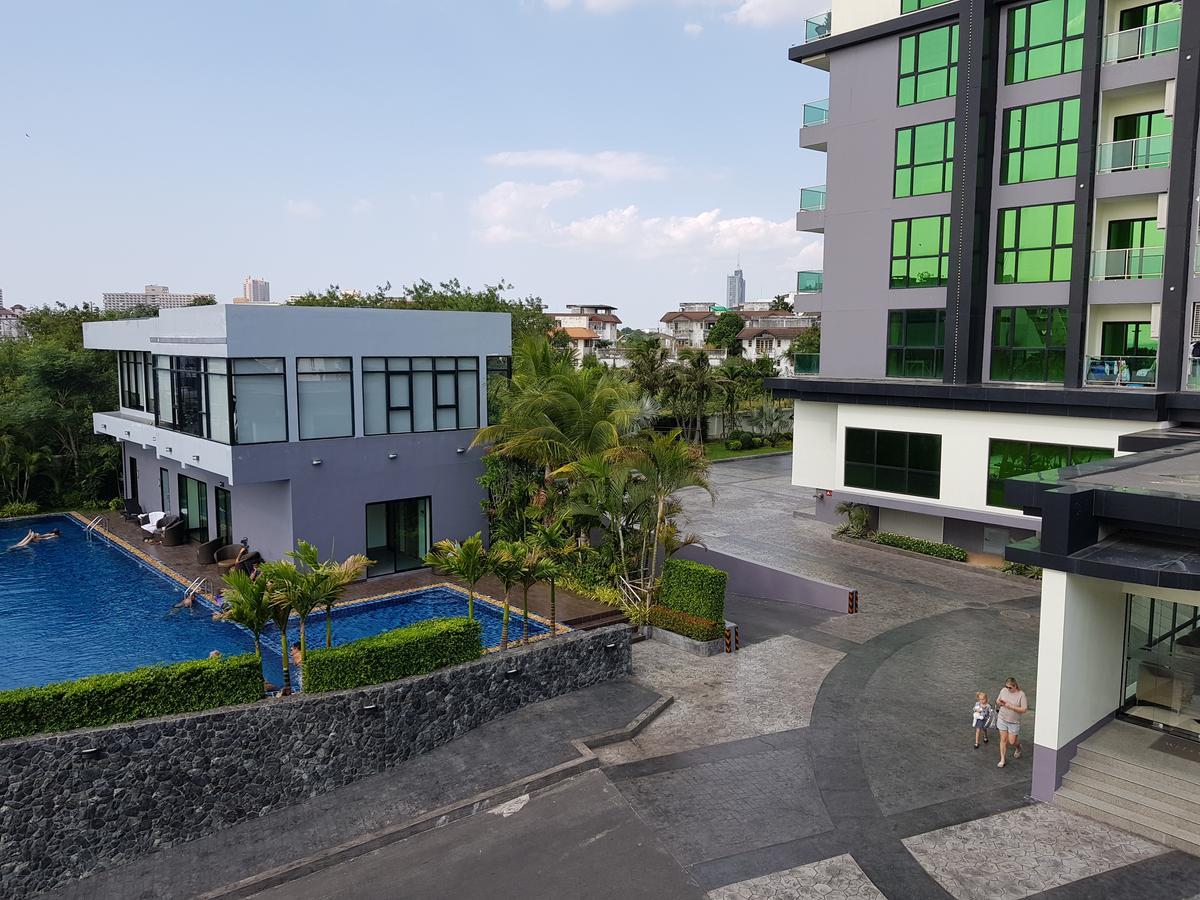 Dusit Grand Condo View Jomtien Beach Exterior photo
