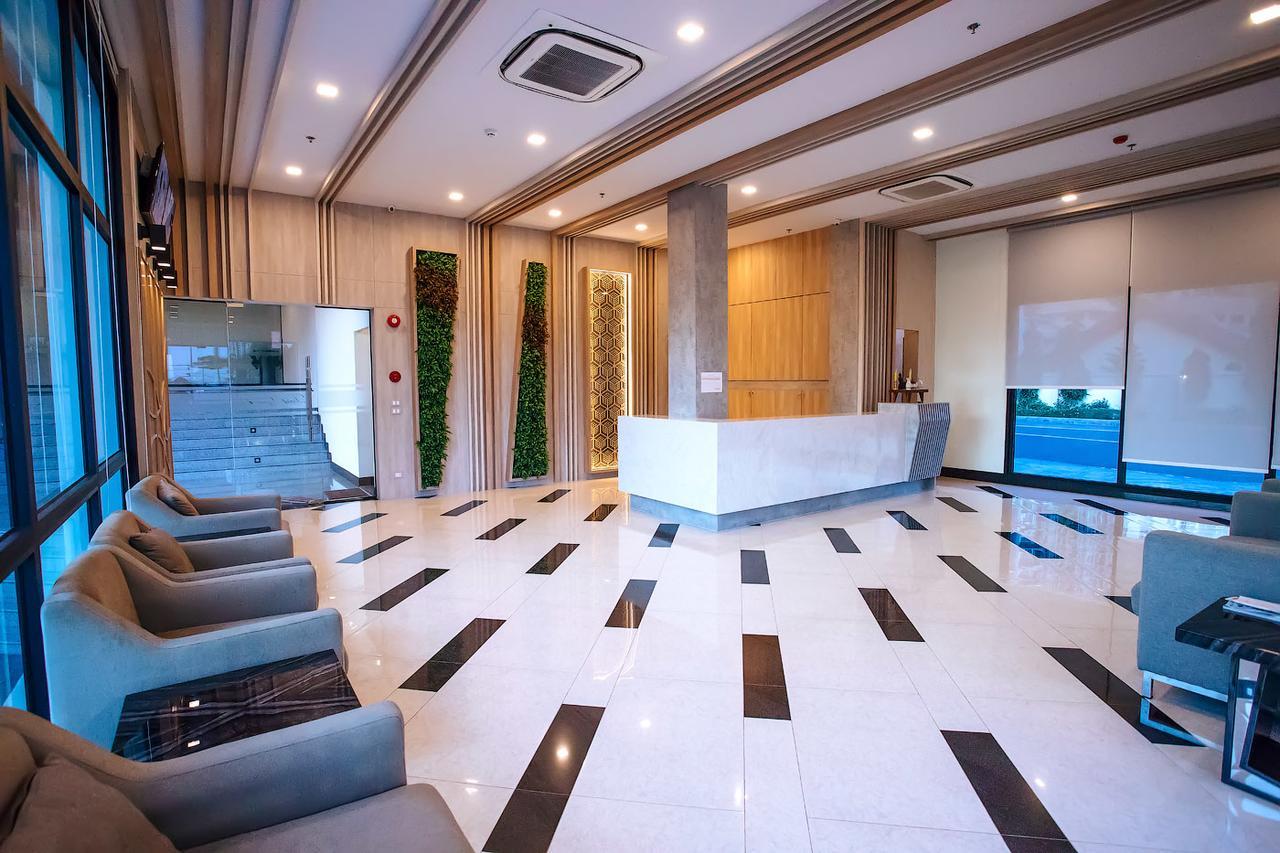 Dusit Grand Condo View Jomtien Beach Exterior photo